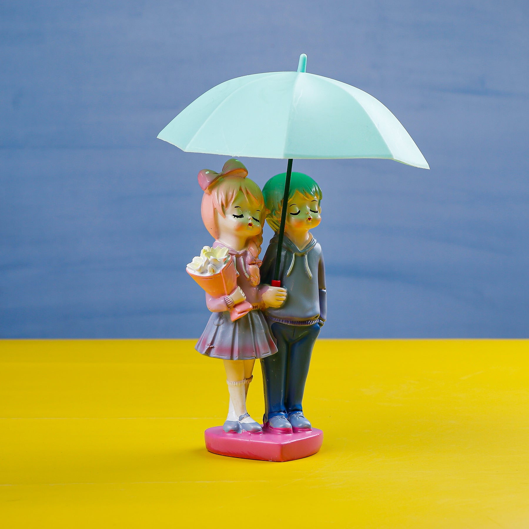 Love under Umbrella Couple Showpiece