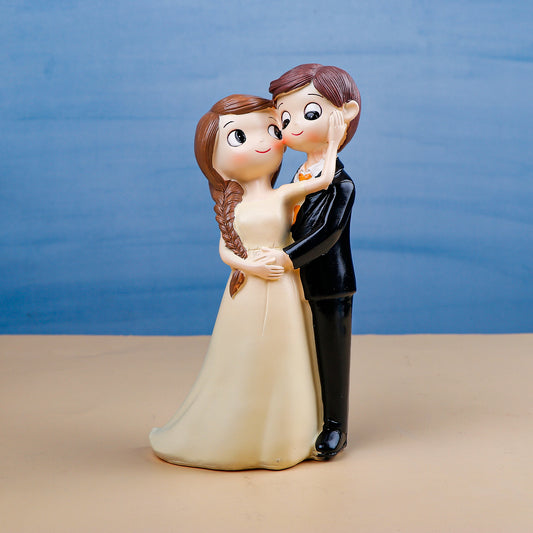 Blissful Romance Couple Showpiece
