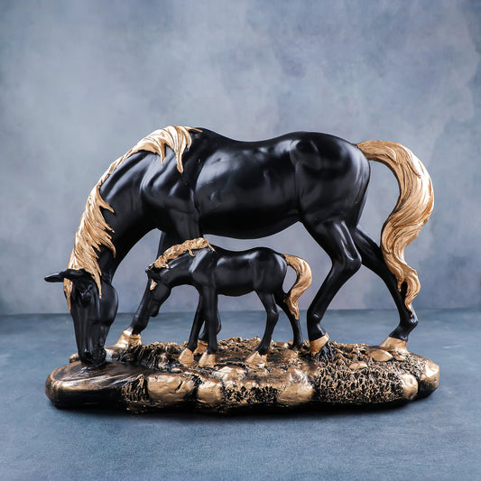 Dark Horse in Wild Showpiece