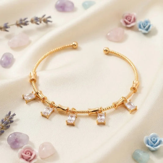 Minimalistic Golden Stone Bracelet