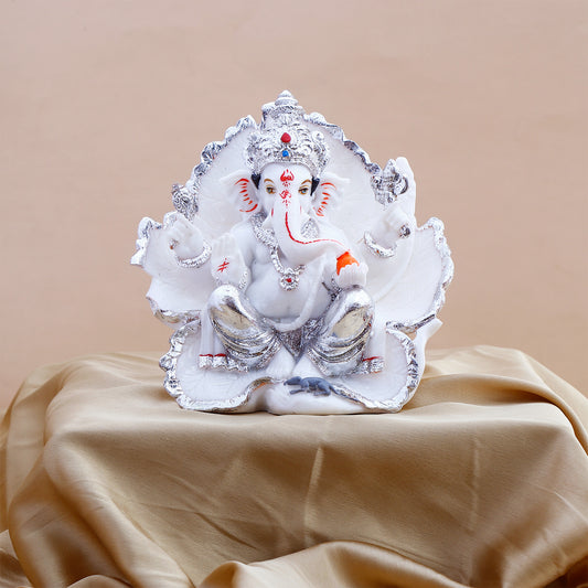 Magestic Ganesha Idol with Silver Emblishment