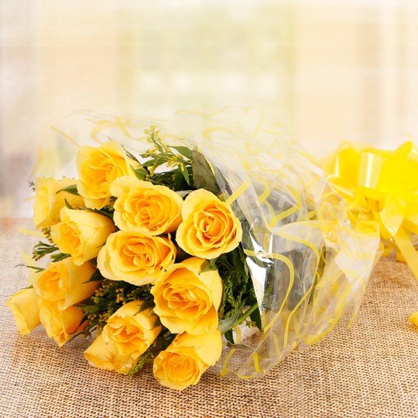10 Yellow Roses Bouquet