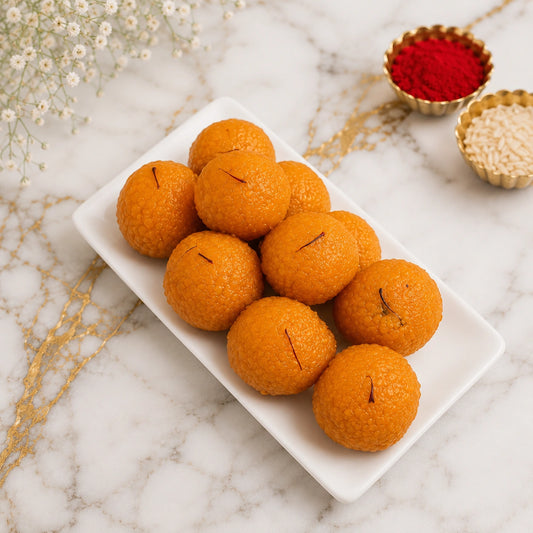 Set Of 5 Rakhi With Motichoor Laddoo