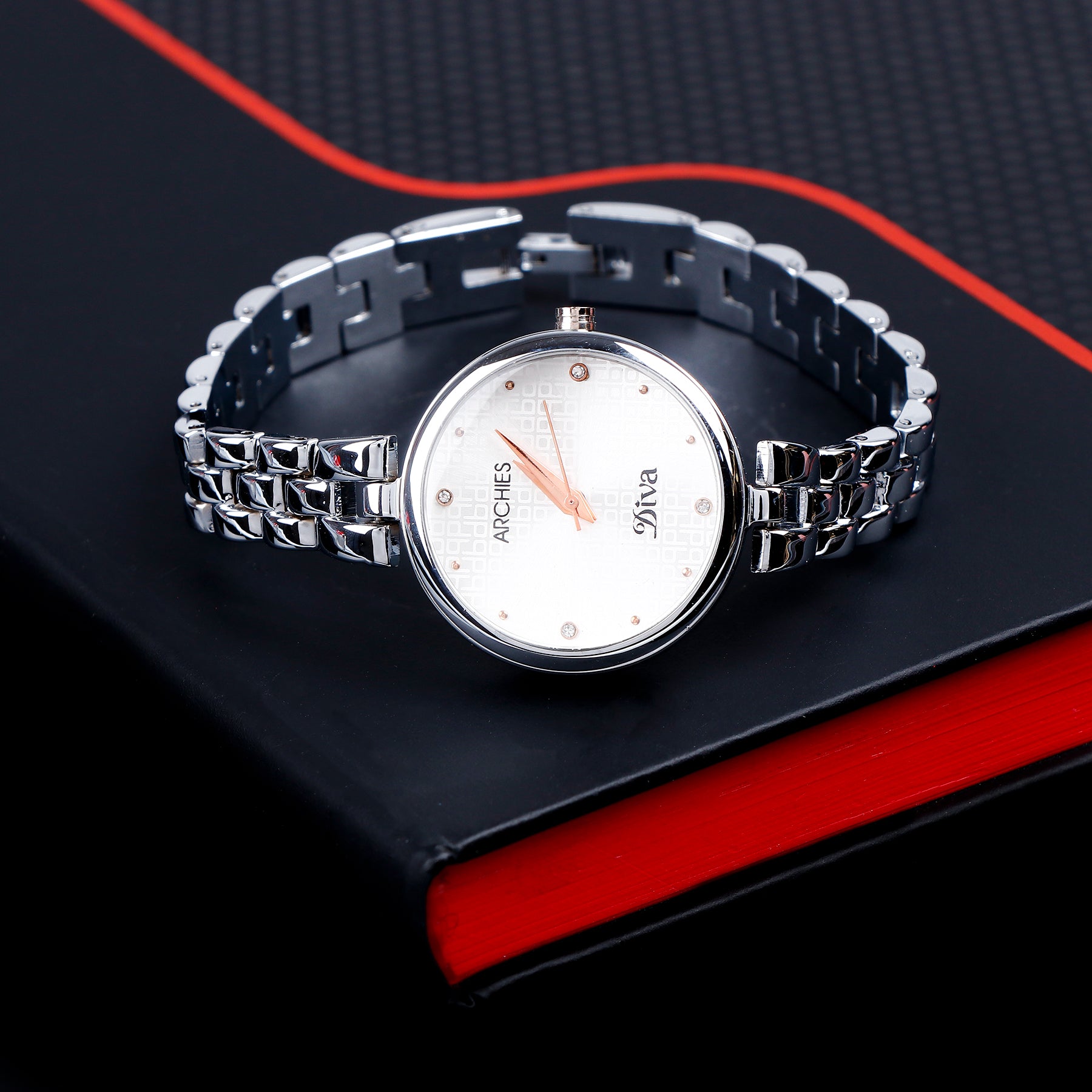 Diva Metalic Silver Wrist Watch