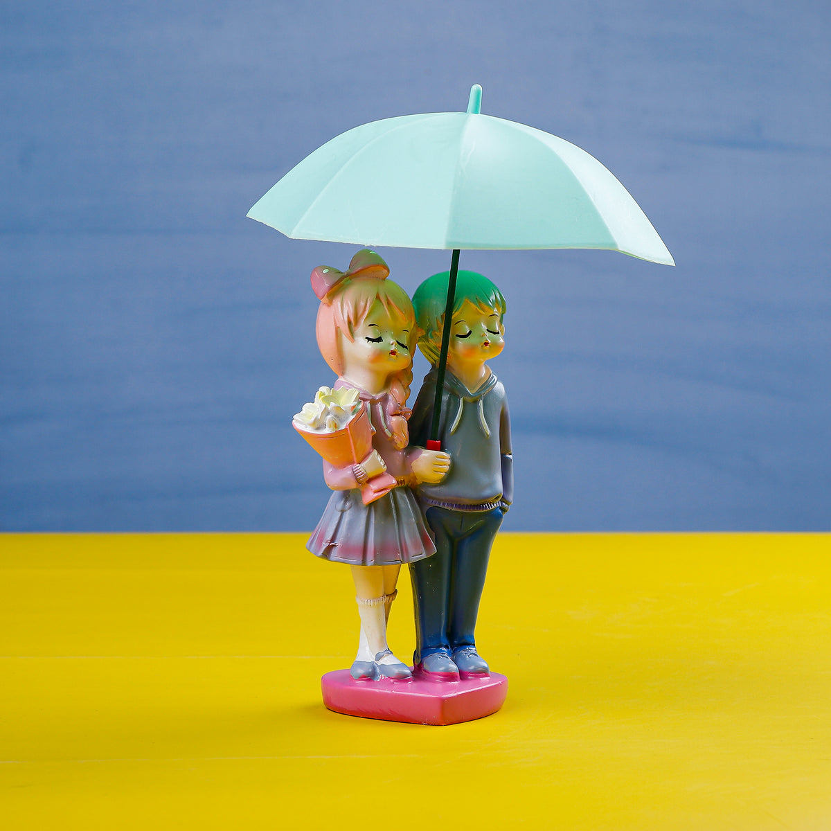 Love under Umbrella Couple Showpiece