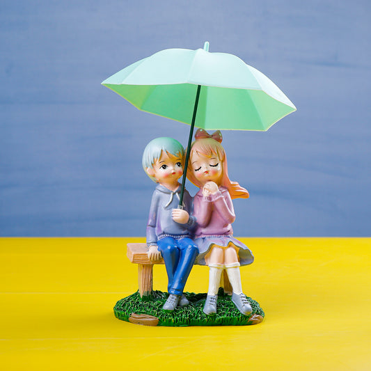 Romance under Umbrella Couple Showpiece