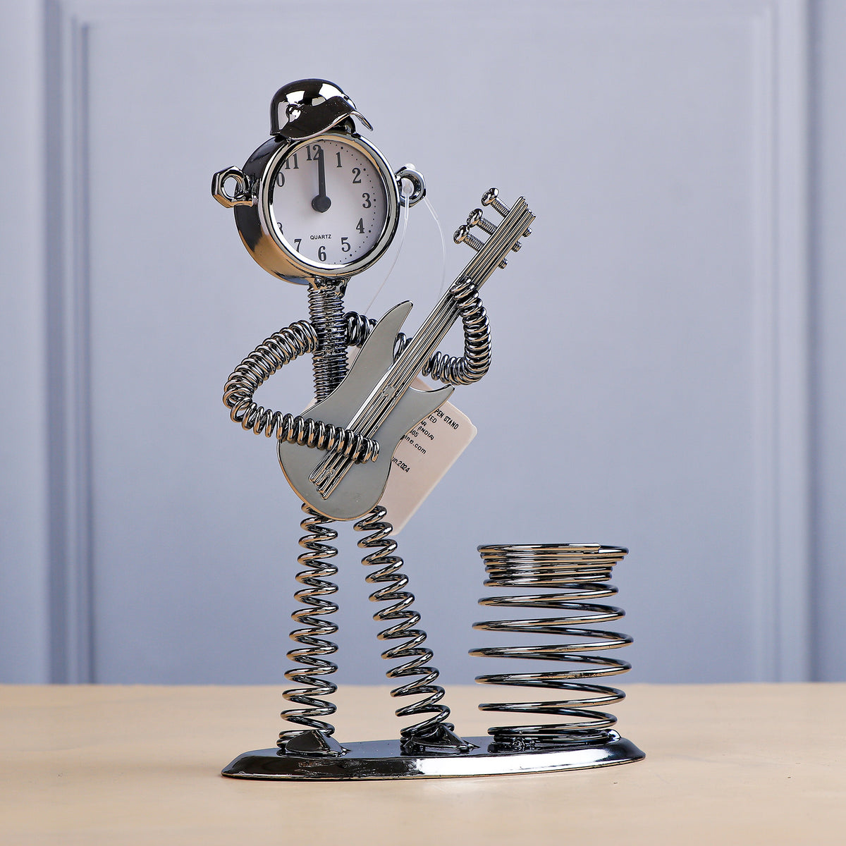 Spring Man with Guitar Clock Penstand