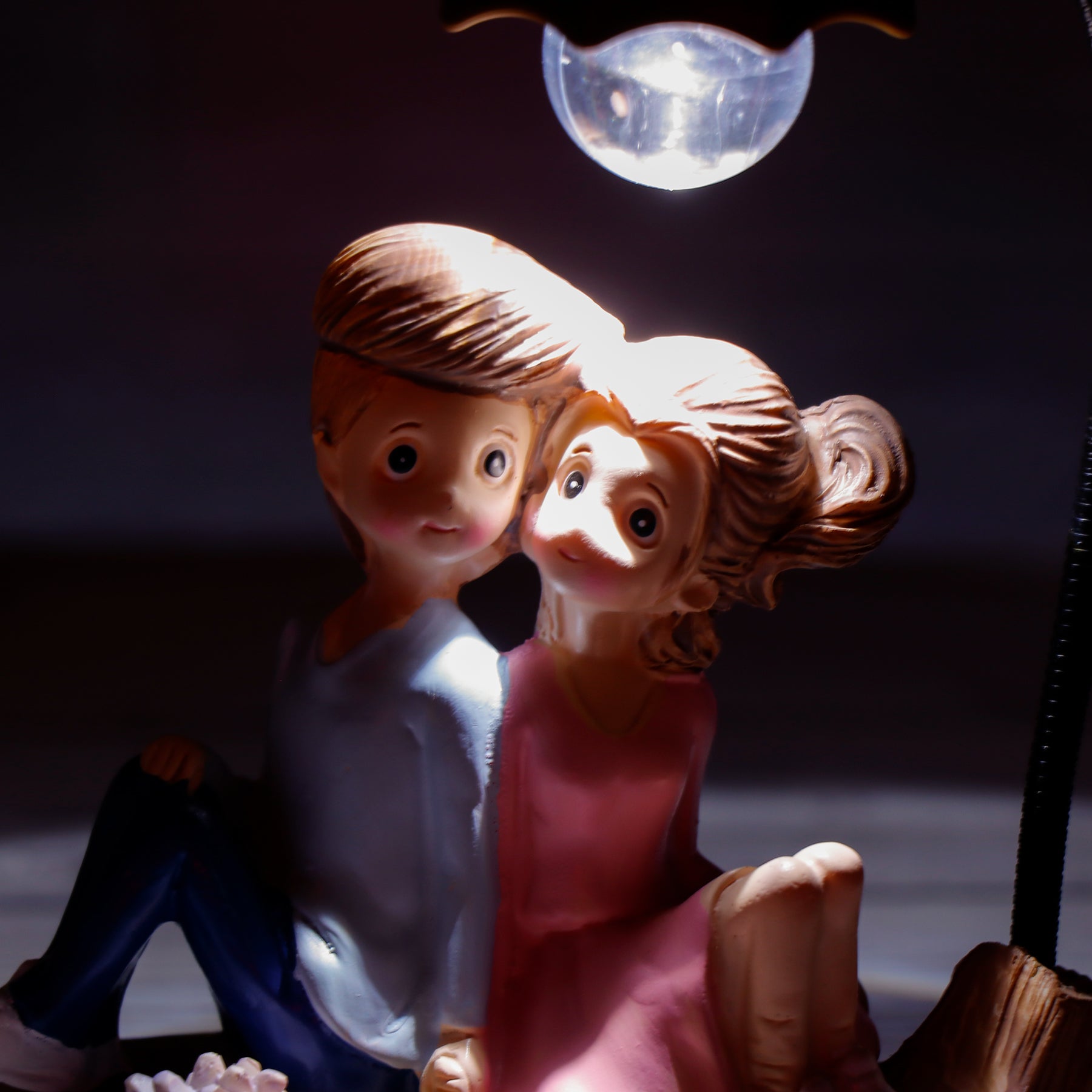 Couple Romantic Illuminating Showpiece