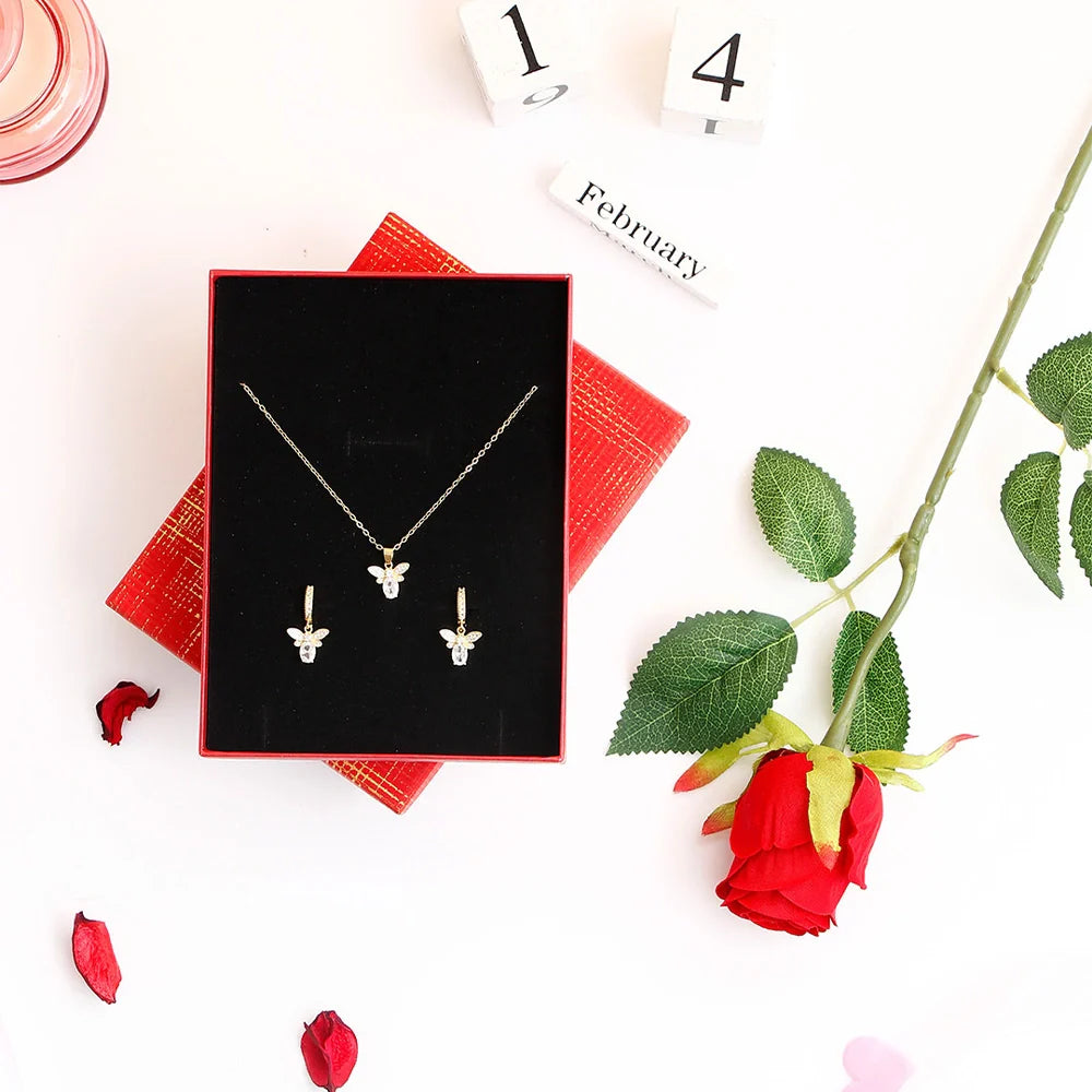 Bee Bliss Pendant Earing Set with Rose