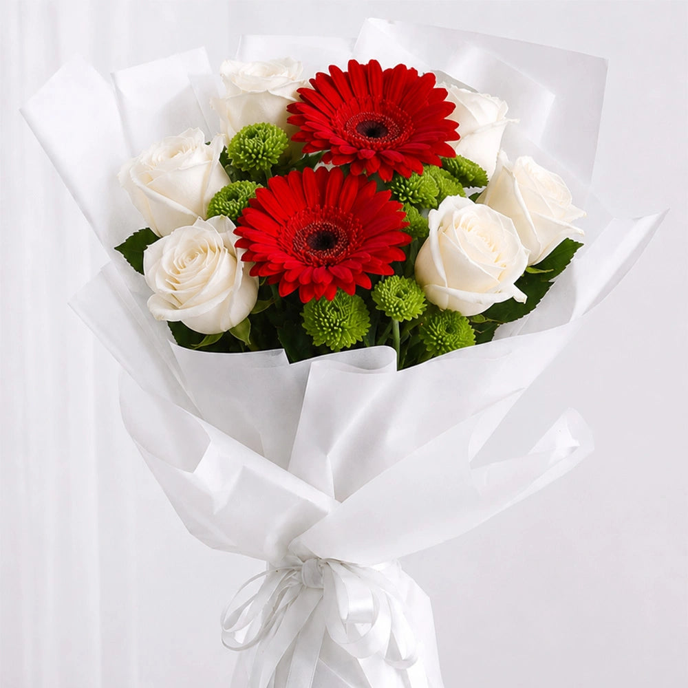5 White Roses & Red Gerbera Mini Bouquet