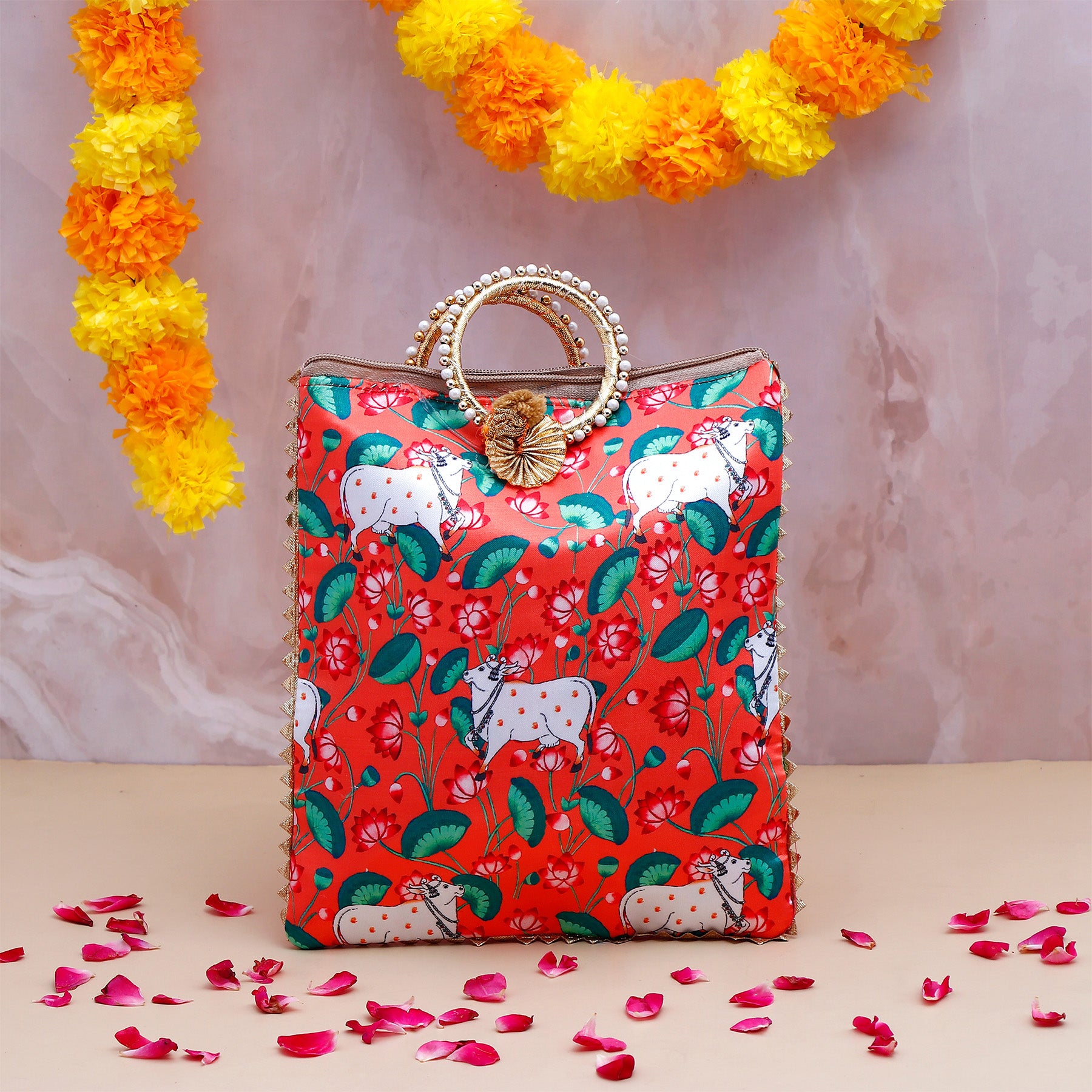 Mini Idol Makhan Chor Krishna Idol with Ethnic Handcrafted Bag