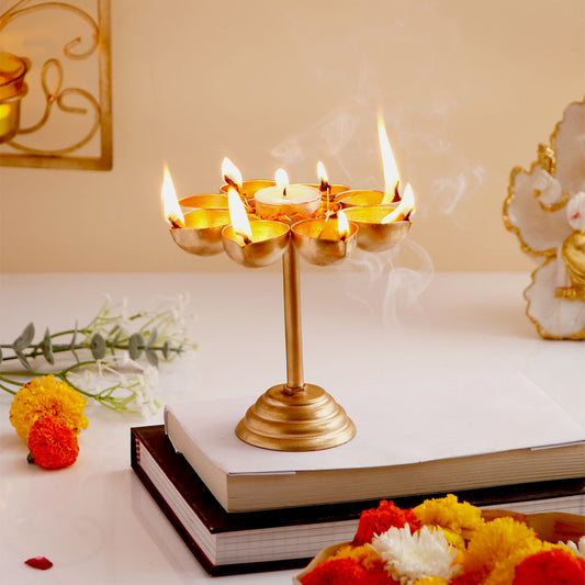 Tealight Candle Holder Golden Stand