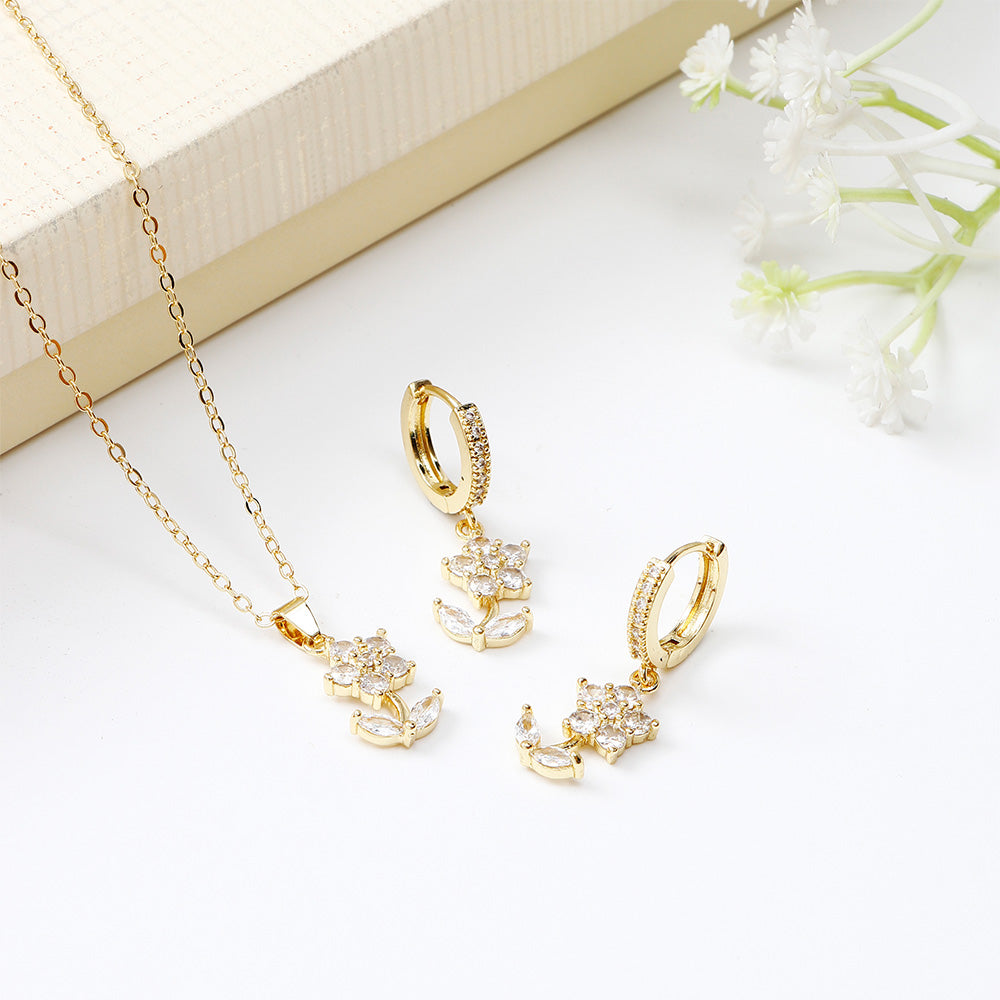 Floral Elegance Pendant Earing Set with Gift Box