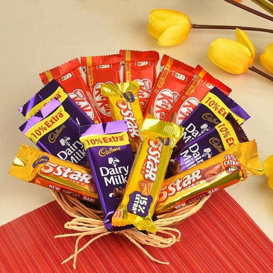 5 Kitkat (13.2 Gm)- 5 Dairy Milk (13.2 Gm)- 4 Five Star (22.4 Gm)- Basket