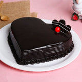 0.5 Kg Heart Shaped Chocolate Cream Cake