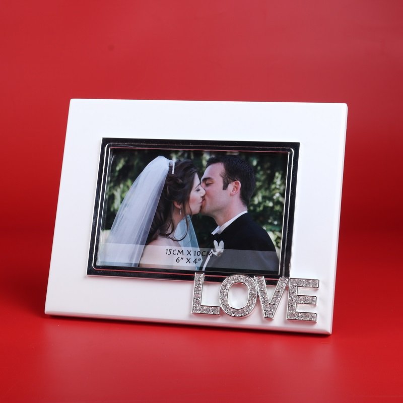 Amazing Silver and Broad White Border Photoframe