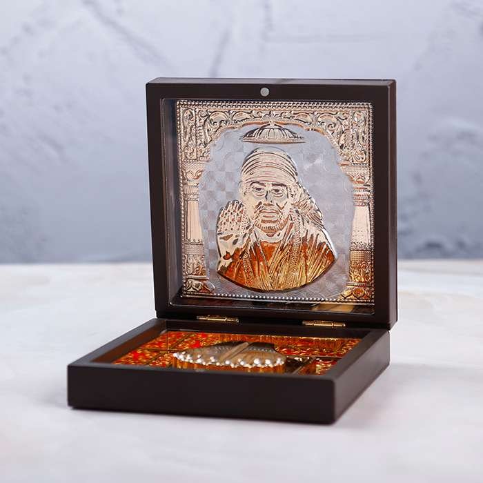 The Elegant Design in Golden Color of Shri Sai Baba