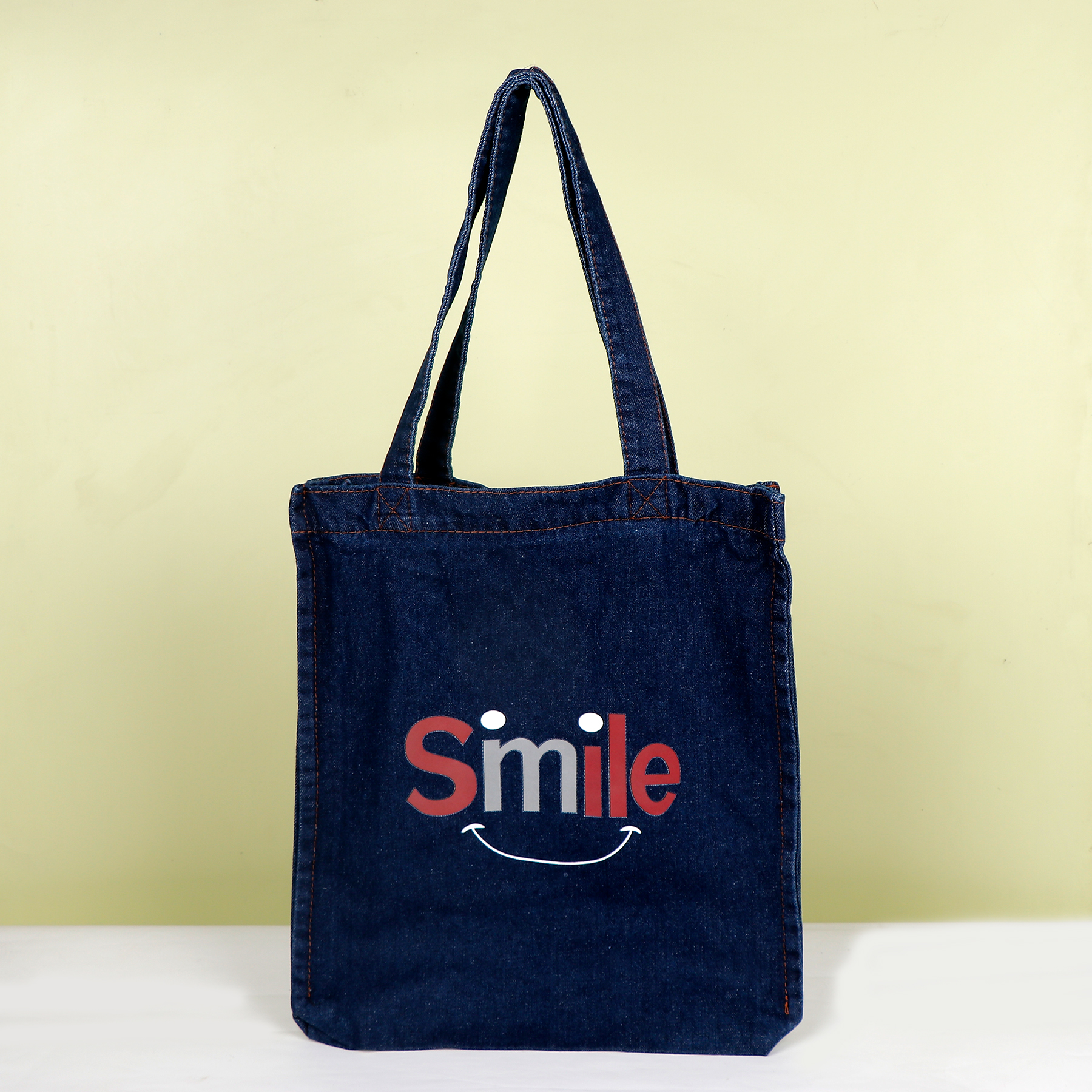 Smile Quoted Tote Bag