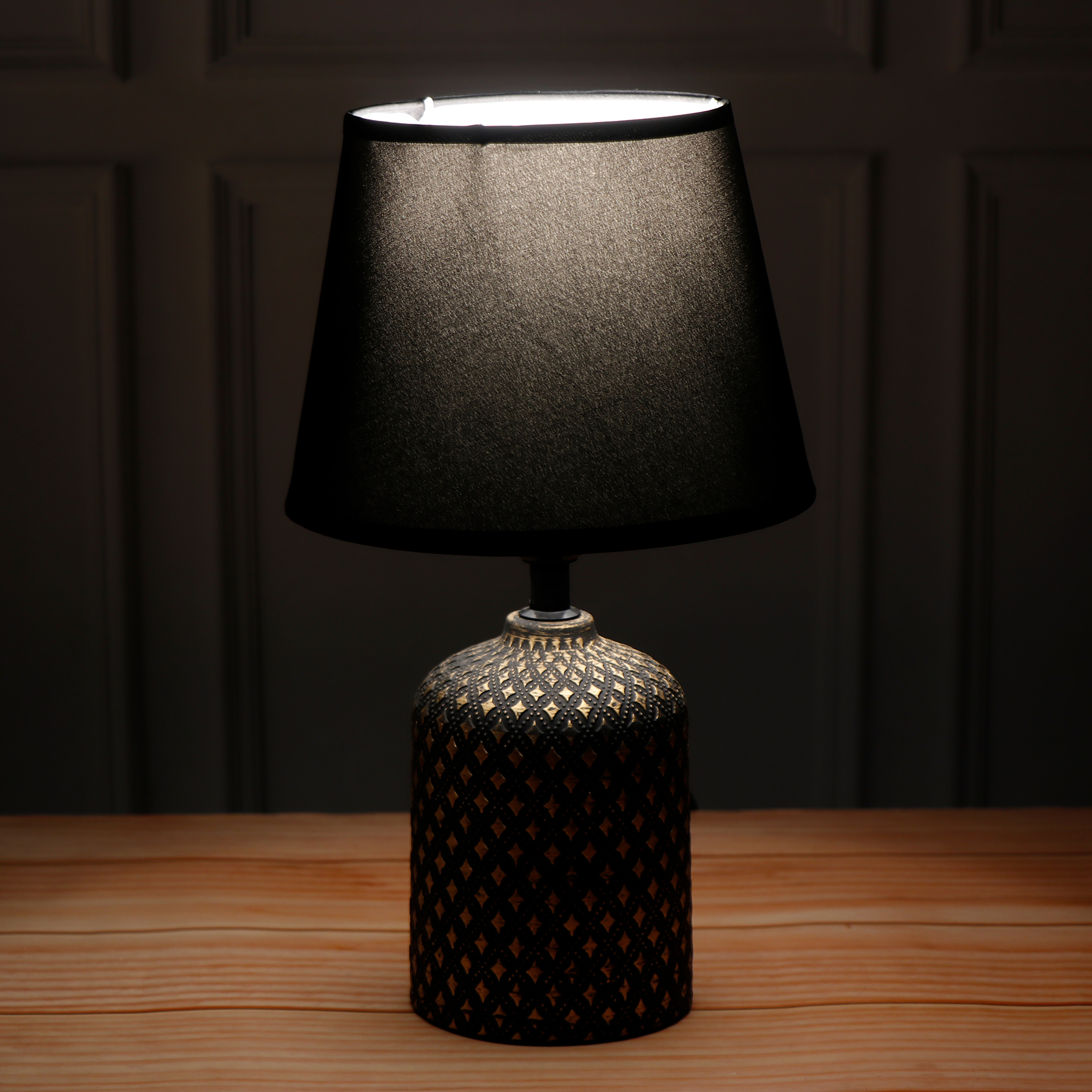 Midnight Black Ceramic LED Table Lamp